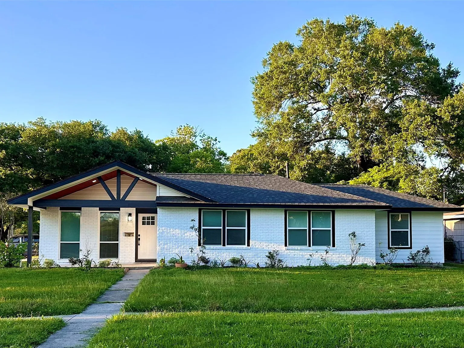 3 bed, 2.0 bath, 2196 sqft, $2,750 — Photo 1
