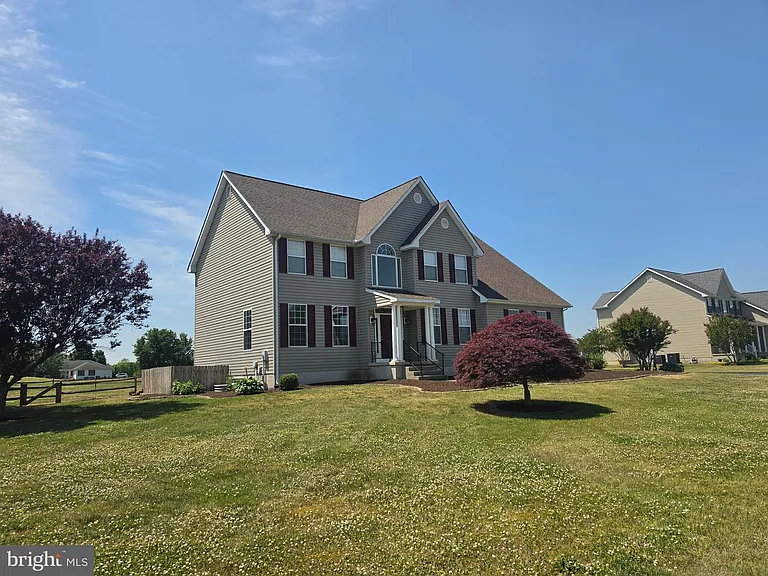 109 Masters Ln — Photo 3