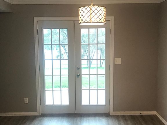 3rd image of 1203 Prairie Heights Ave APT 2