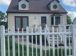 614 Piccadilly St, Charleston, WV 25302