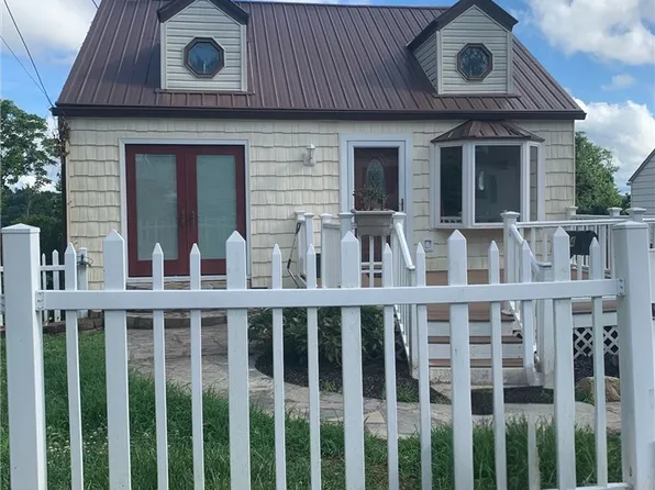 614 Piccadilly St, Charleston, WV 25302