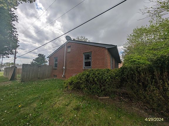 3rd image of 839 Woodale St