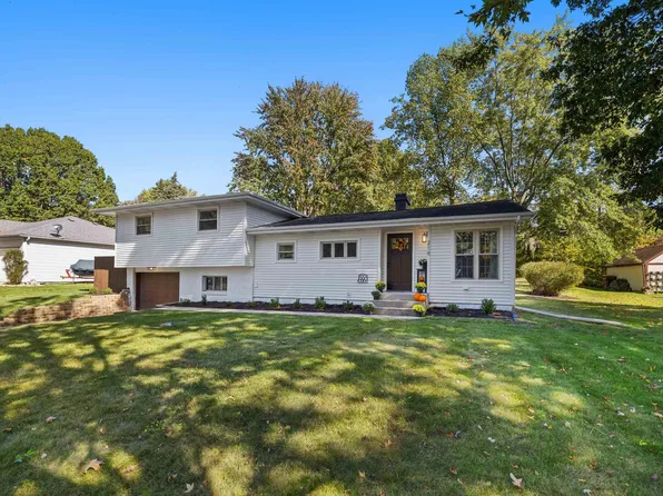 218 Iwo St, Auburn, IN 46706