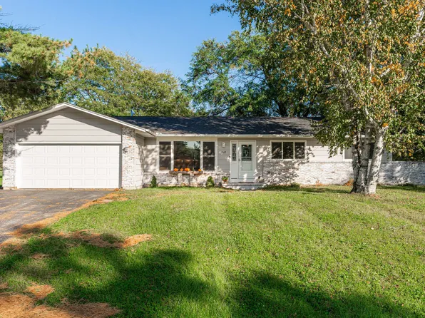 502 N Woodland Dr, Dixon, IL 61021