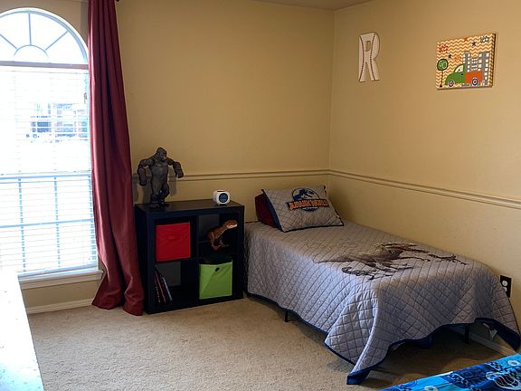 3rd image of 318 Linwood Ave
