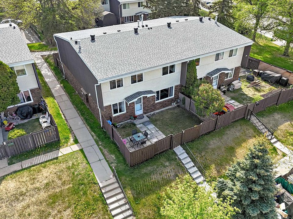 1st image of 167 Roseland Vlg NW