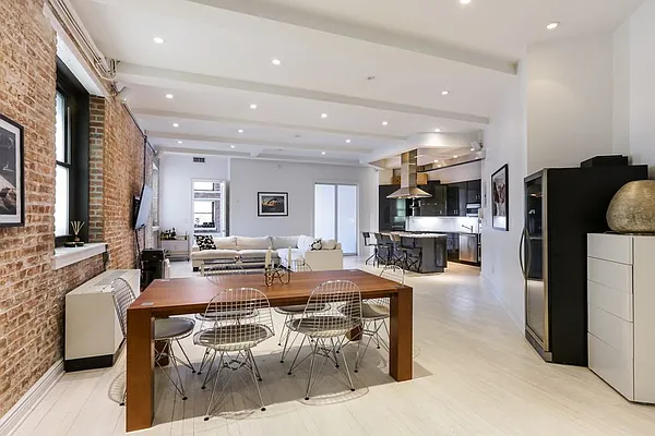 Rented by RHI Group | media 18