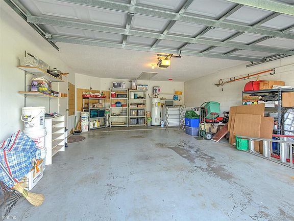 3rd image of 6240R Eaglebrook Ave