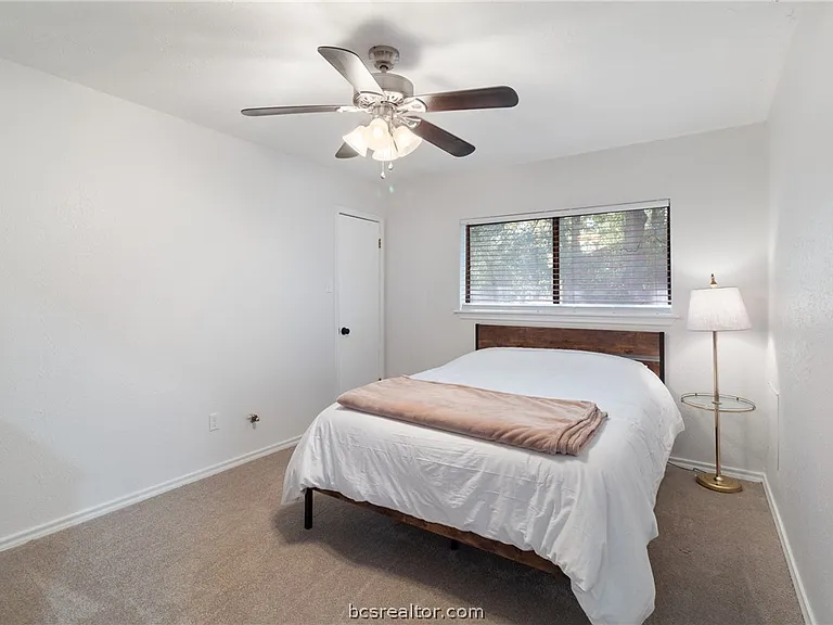 1105 Holleman Dr — Photo 19