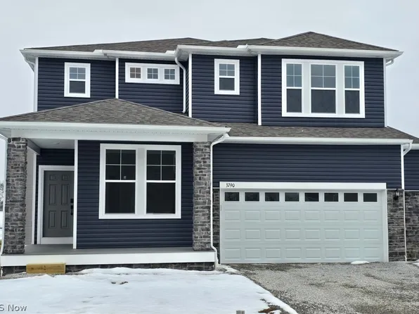 3790 Golden Wood Way, Uniontown, OH 44685
