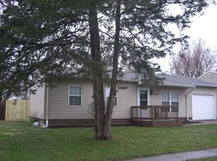 8708 Wakefield Dr, Machesney Park, IL 61115