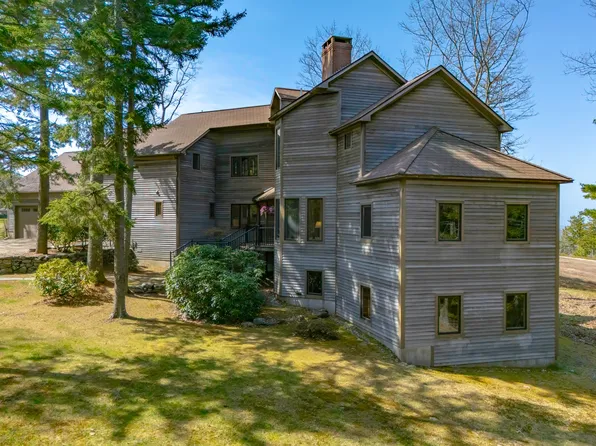 17 Weefs Way, Sedgwick, ME 04676