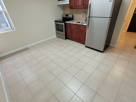 5th image of 1532 S Broad St #2B