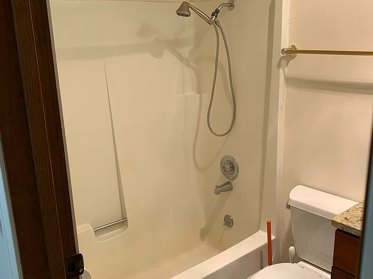 4230 8th Ave NE #101 — Photo 7