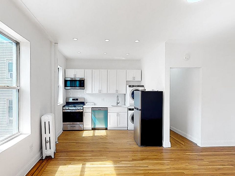 1st image of 225 13th St APT C2