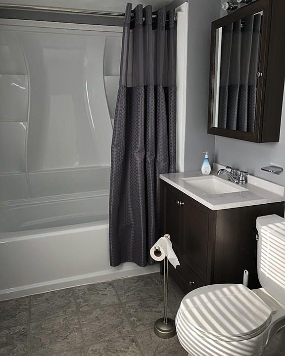 2nd image of 54 King St #2