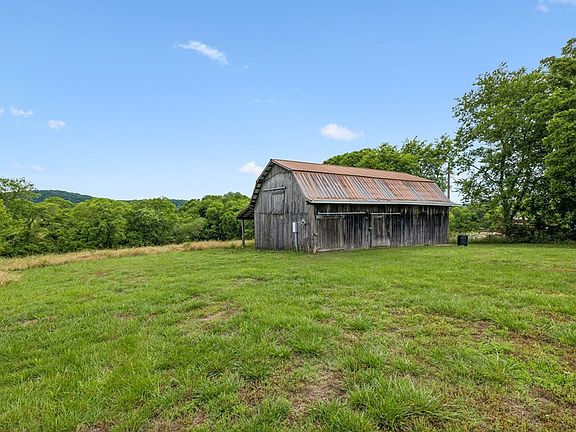 54th image of 20 Riverbend Ln