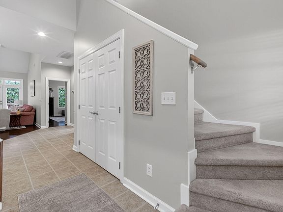 5th image of 3201 Philmont Dr