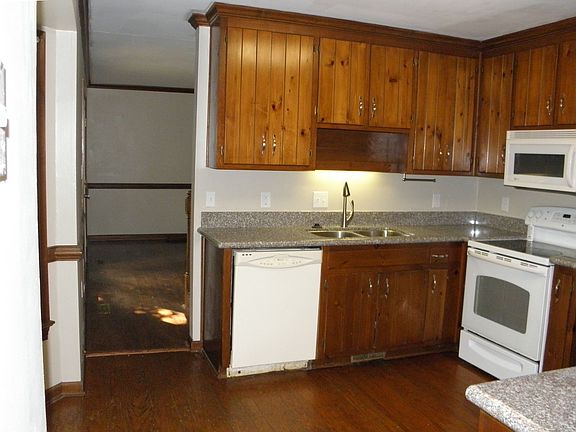 5th image of 143 Parker Ave