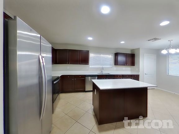 5th image of 40081 W Hayden Dr
