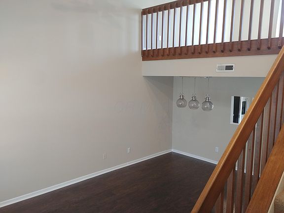 4th image of 823 Applewood Ln