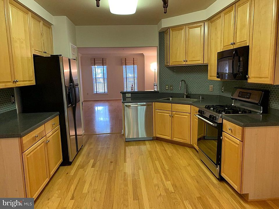 Open kitchen & living room
