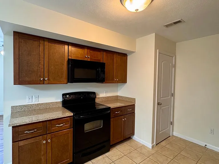 1029 Shenandoah St #103 — Photo 7