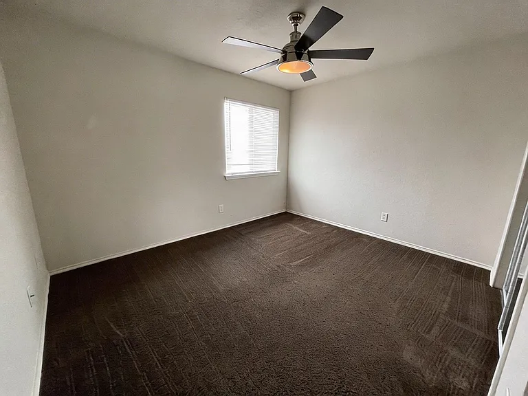 5400 Jitterbug Ct — Photo 16