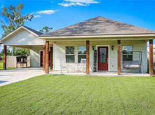 225 River Oaks Dr, Westlake, LA 70669