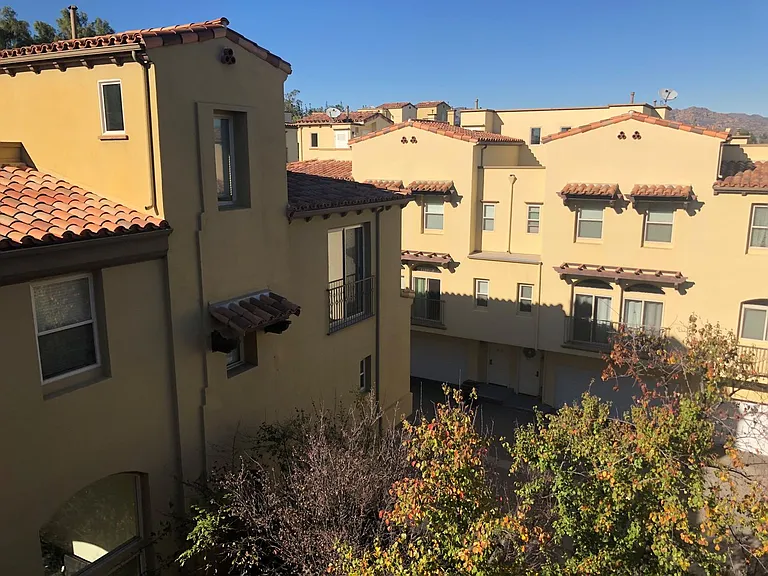 23130 Sherman Pl — Photo 4