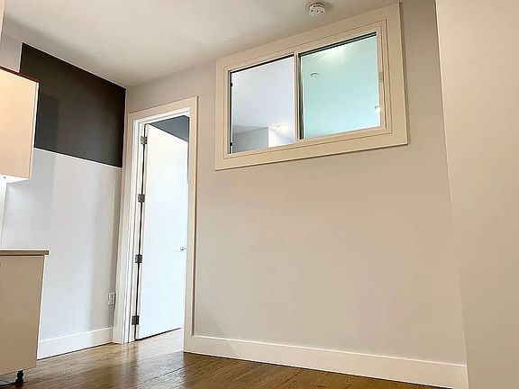 4th image of 44 Stanhope St APT 1C