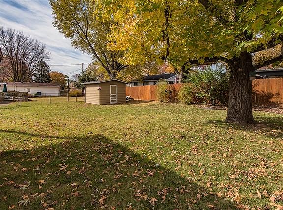 3rd image of 1475 Bristol Dr