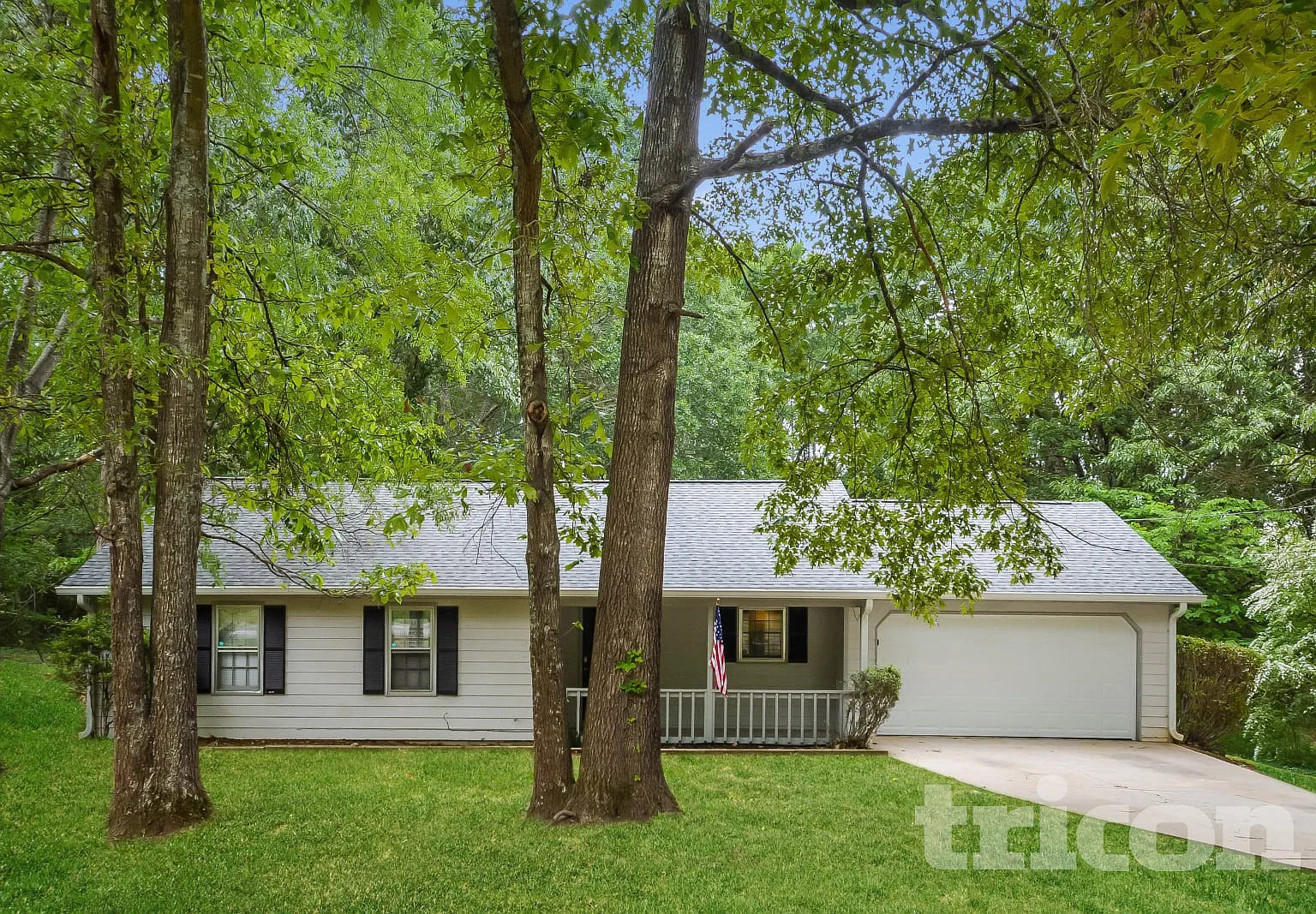 140 E Country Woods Drive Covington GA — Photo 2