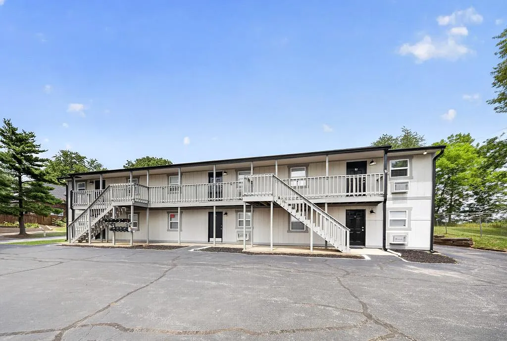 3242 Old Hartford Rd - Unit 12 — Photo 1