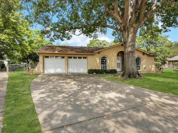7529 Susan Ct, North Richland Hills, TX 76180