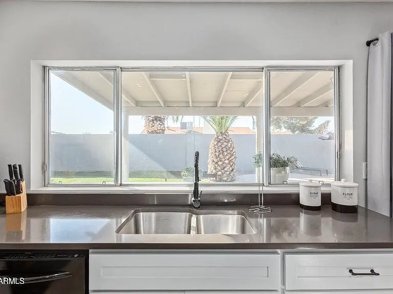 5337 E Gelding Dr — Photo 8