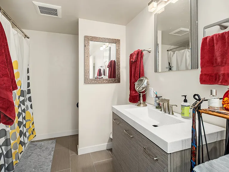 856 Stetson Ave — Photo 7