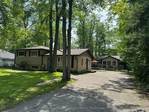 74 27th St N, Wasaga Beach, ON L9Z 2E5