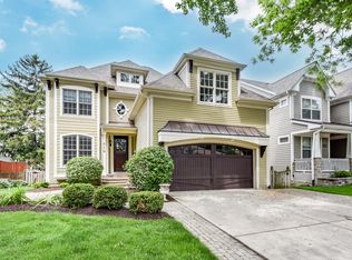 819 N Eagle St, Naperville, IL 60563