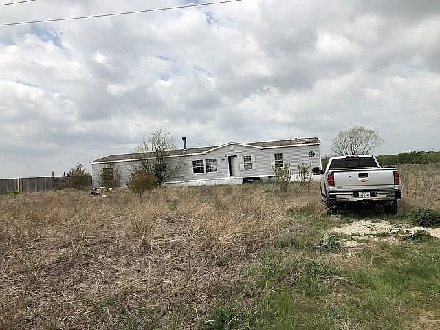 2nd image of 1830 County Road 213