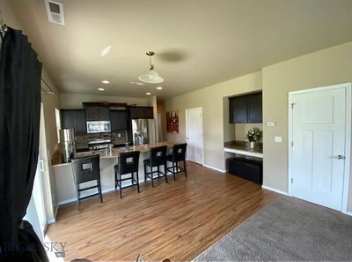 3 bed, 2.5 bath, 1547 sqft, $3,000 — Photo 4