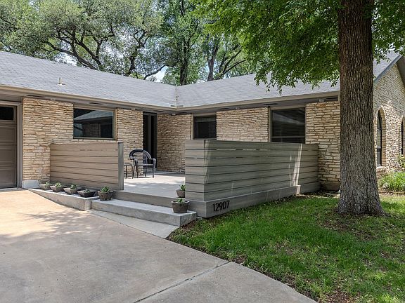 5th image of 12907 Springvale Dr