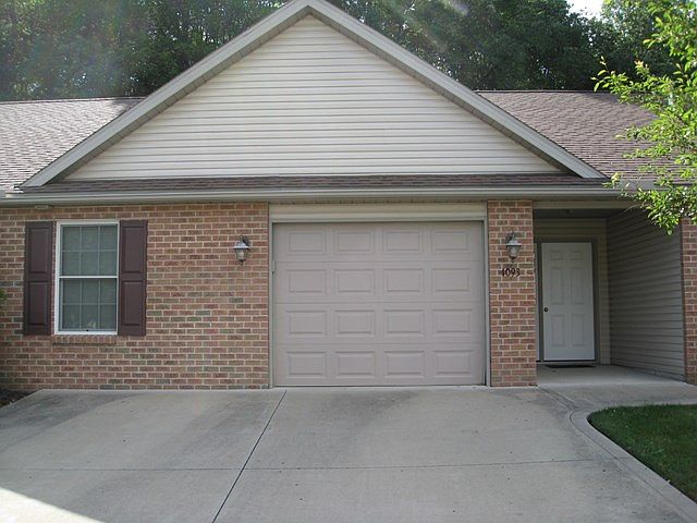 1st image of 1093 Hollow Ln