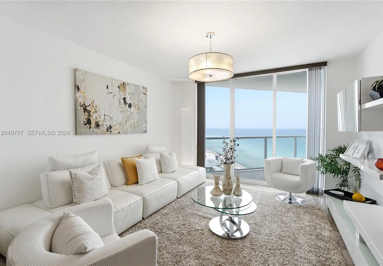 La Perla Condo — Photo 3