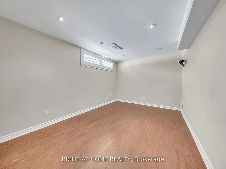 50 Wall Ave #BASEMENT — Photo 7