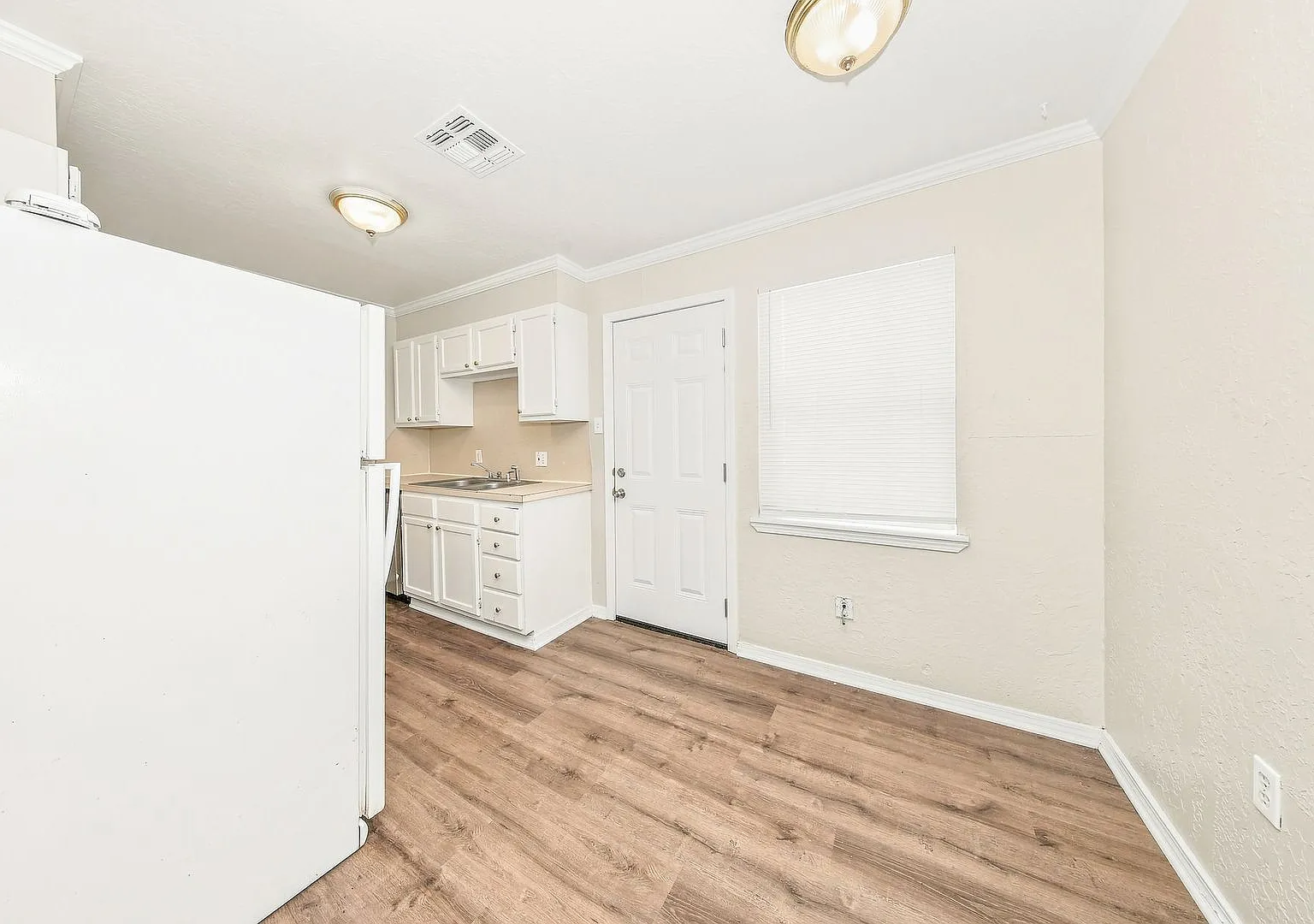 Move-In Ready 3 Bedroom Home | Brand-New Updates Throughout — Photo 2