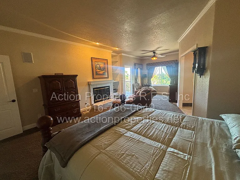 4726 Abbey Hl — Photo 46