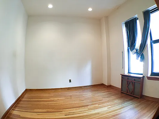 Rented by Francine Realty | media 16