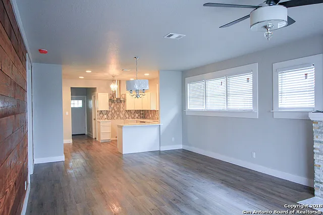 1138 Iowa St — Photo 3