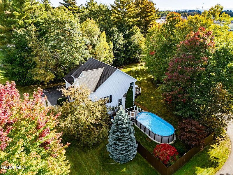 3rd image of 181 Farr Lane
